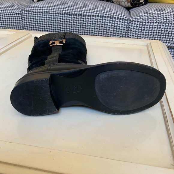 BEAUTIFUL TORY BURCH BLACK COREY MID CALF FLAT LEATHER SUEDE BOOTS SIZE 6.5 - Picture 11 of 16